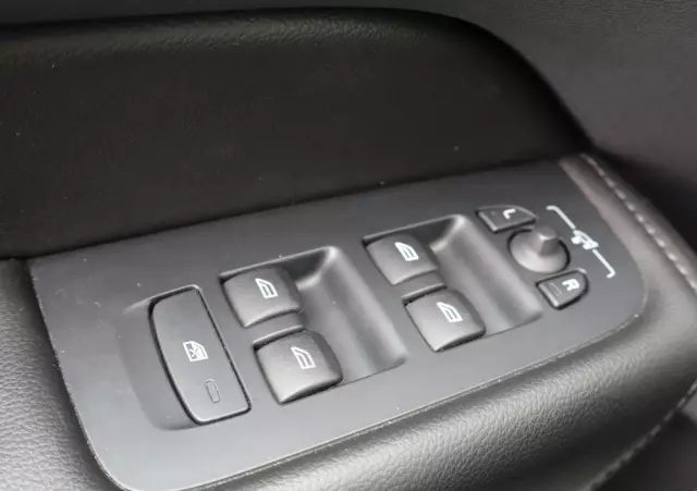 VOLVO XC 60 B4 B Momentum