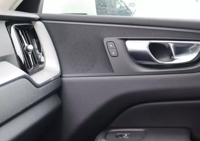 VOLVO XC 60 B4 B Momentum