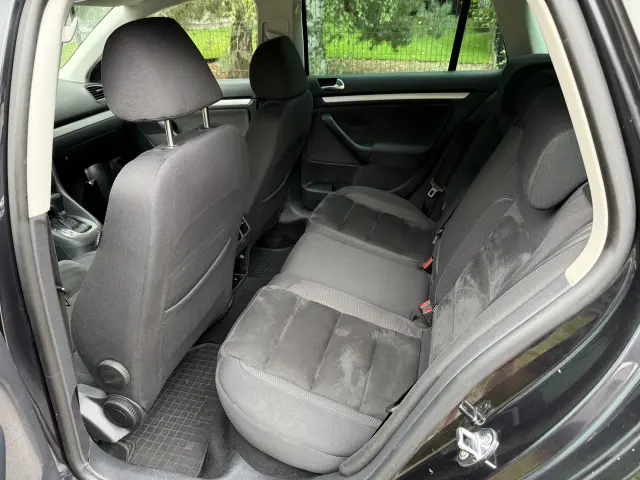 VOLKSWAGEN Golf Highline DSG