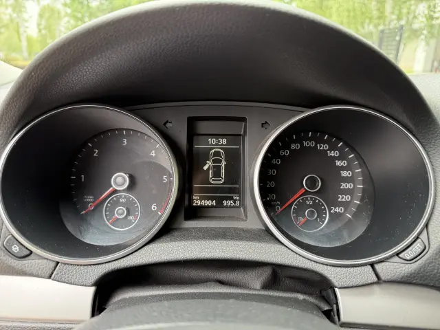 VOLKSWAGEN Golf Highline DSG