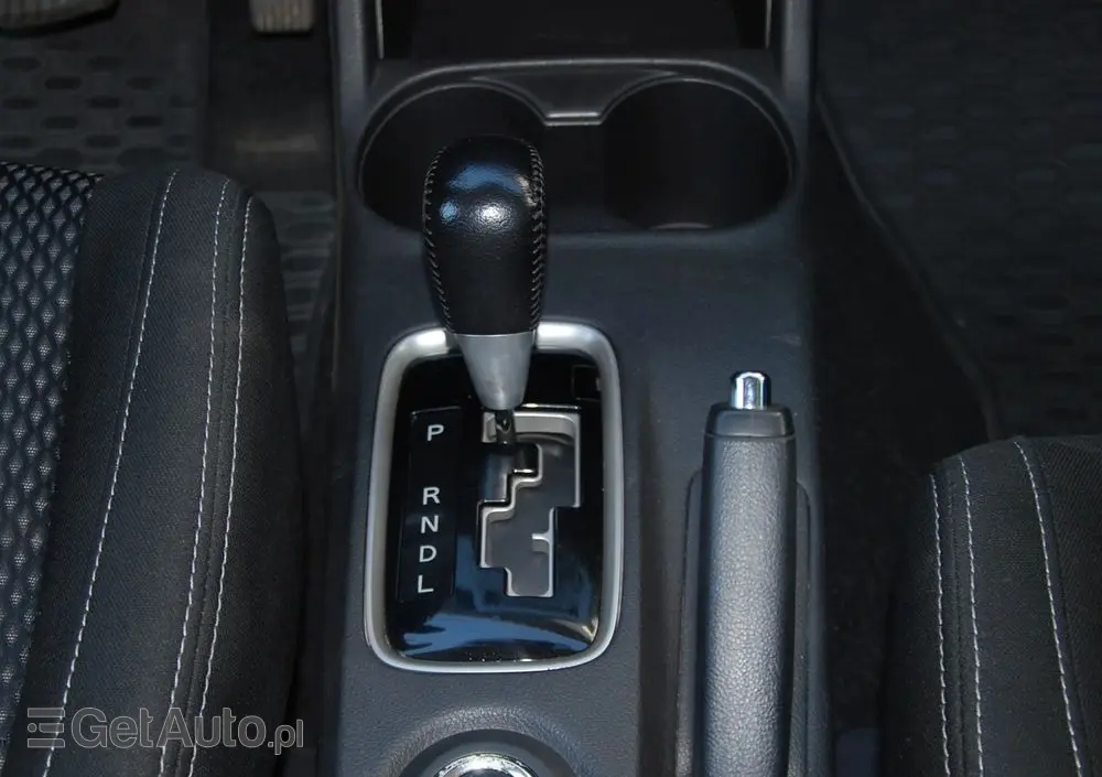 MITSUBISHI Outlander 2.0 Intense + 4WD CVT