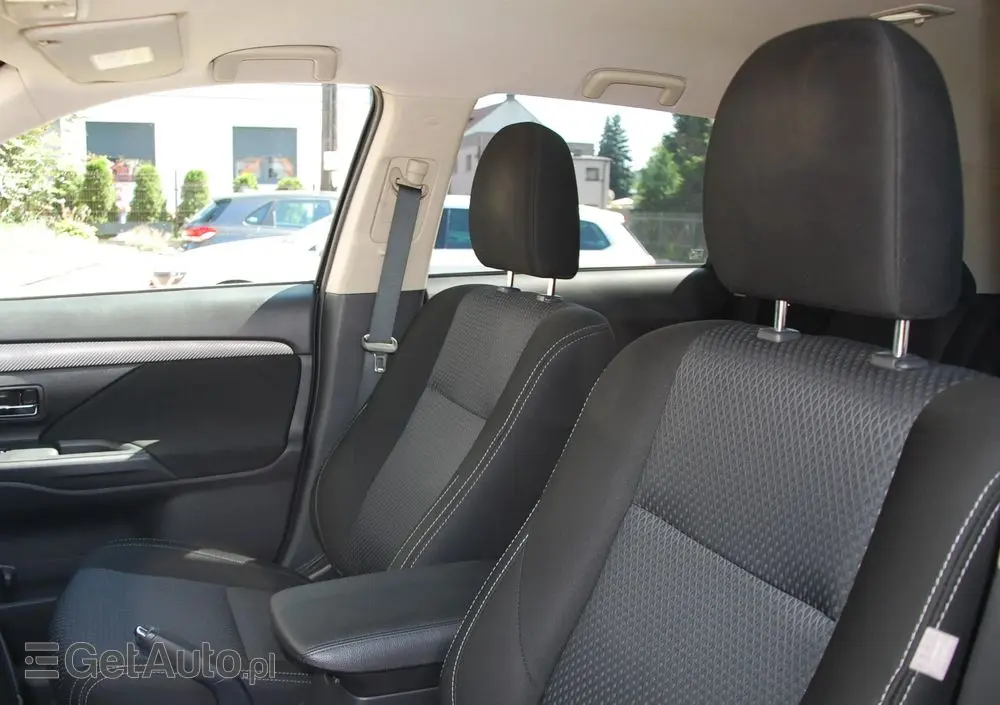 MITSUBISHI Outlander 2.0 Intense + 4WD CVT