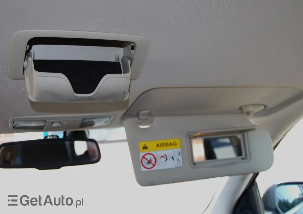 MITSUBISHI Outlander 2.0 Intense + 4WD CVT