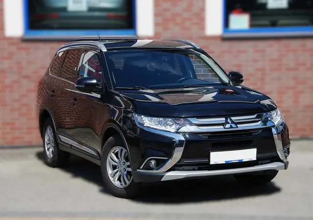 MITSUBISHI Outlander 2.0 Intense + 4WD CVT