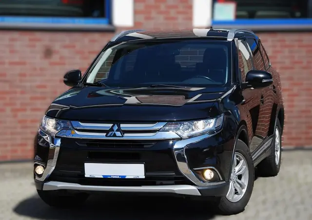 MITSUBISHI Outlander 2.0 Intense + 4WD CVT