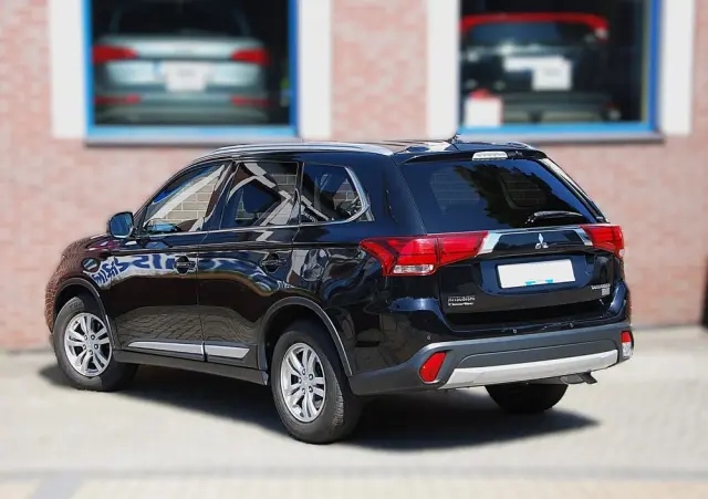 MITSUBISHI Outlander 2.0 Intense + 4WD CVT