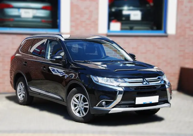 MITSUBISHI Outlander 2.0 Intense + 4WD CVT