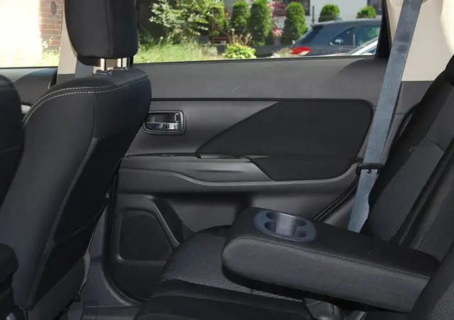 MITSUBISHI Outlander 2.0 Intense + 4WD CVT