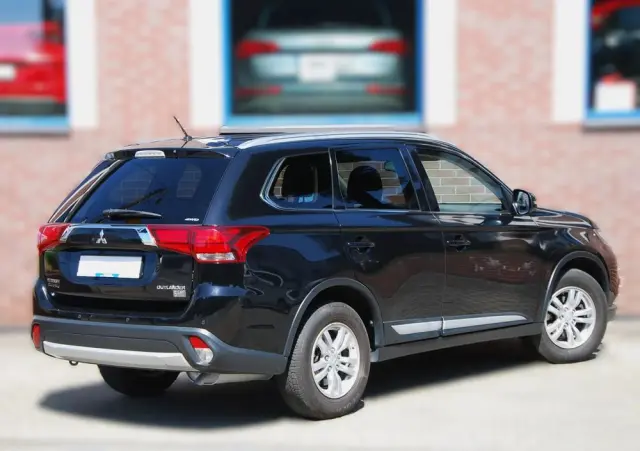 MITSUBISHI Outlander 2.0 Intense + 4WD CVT