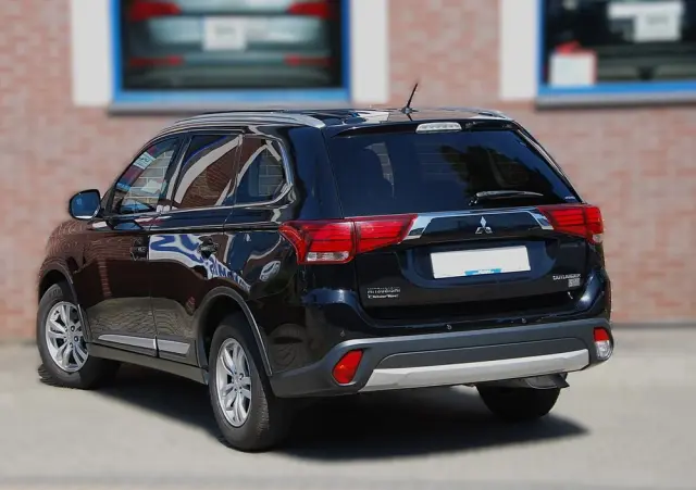 MITSUBISHI Outlander 2.0 Intense + 4WD CVT