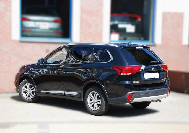 MITSUBISHI Outlander 2.0 Intense + 4WD CVT