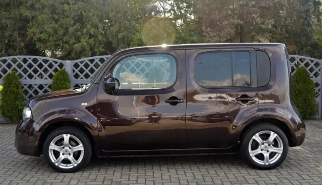 NISSAN Cube 