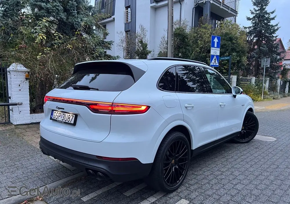 PORSCHE Cayenne Platinum Edition
