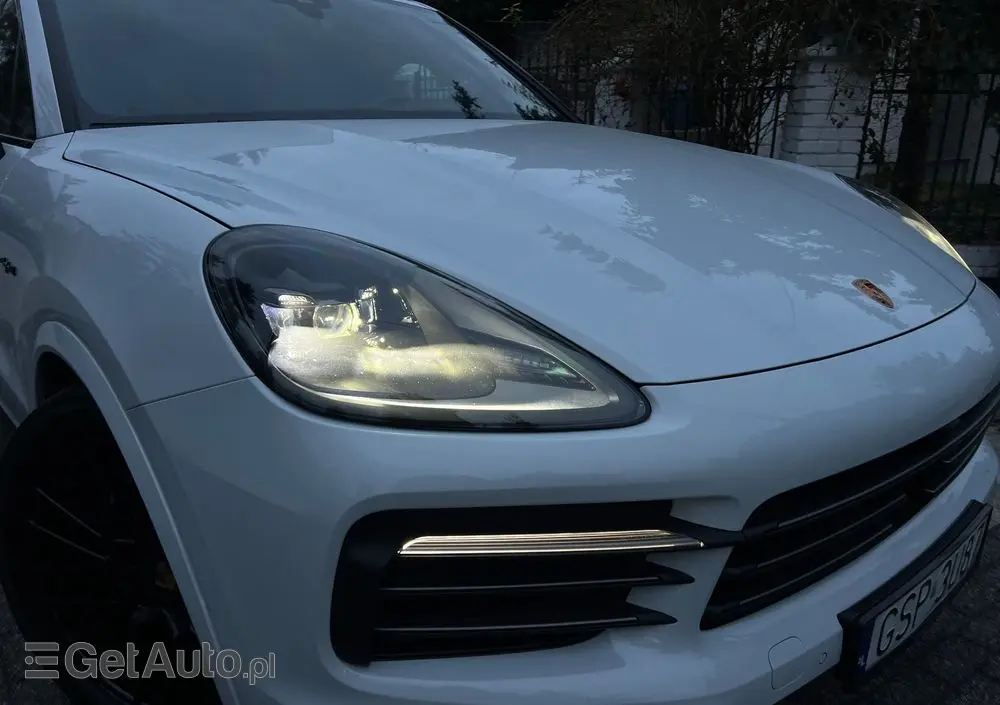 PORSCHE Cayenne Platinum Edition