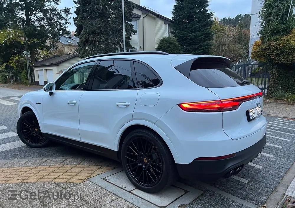 PORSCHE Cayenne Platinum Edition