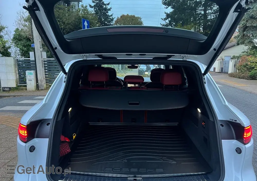 PORSCHE Cayenne Platinum Edition