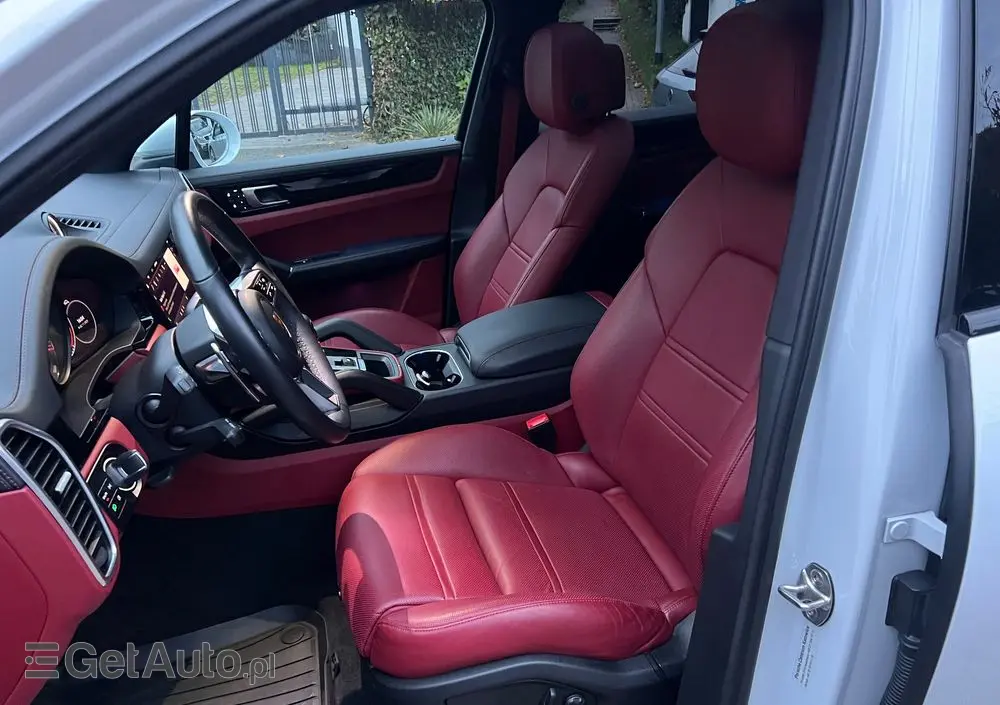 PORSCHE Cayenne Platinum Edition