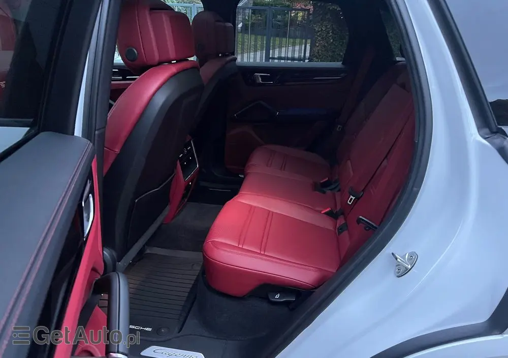 PORSCHE Cayenne Platinum Edition
