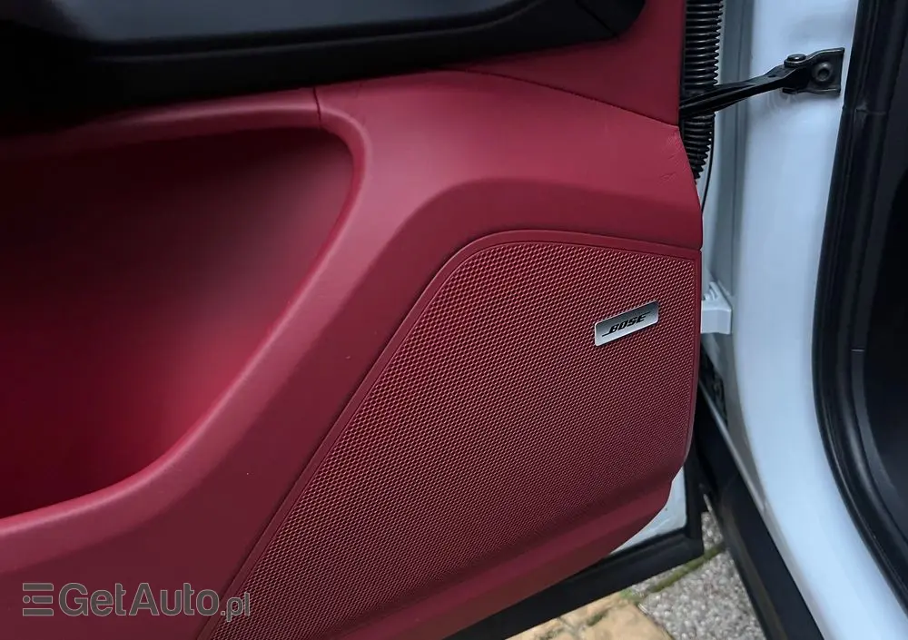 PORSCHE Cayenne Platinum Edition