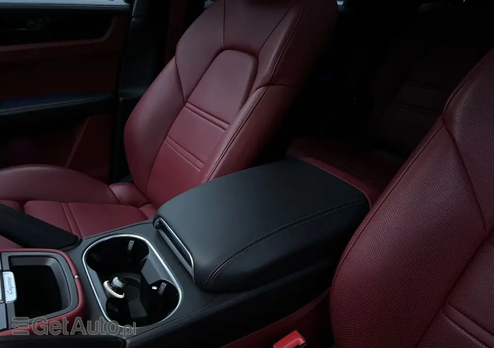 PORSCHE Cayenne Platinum Edition