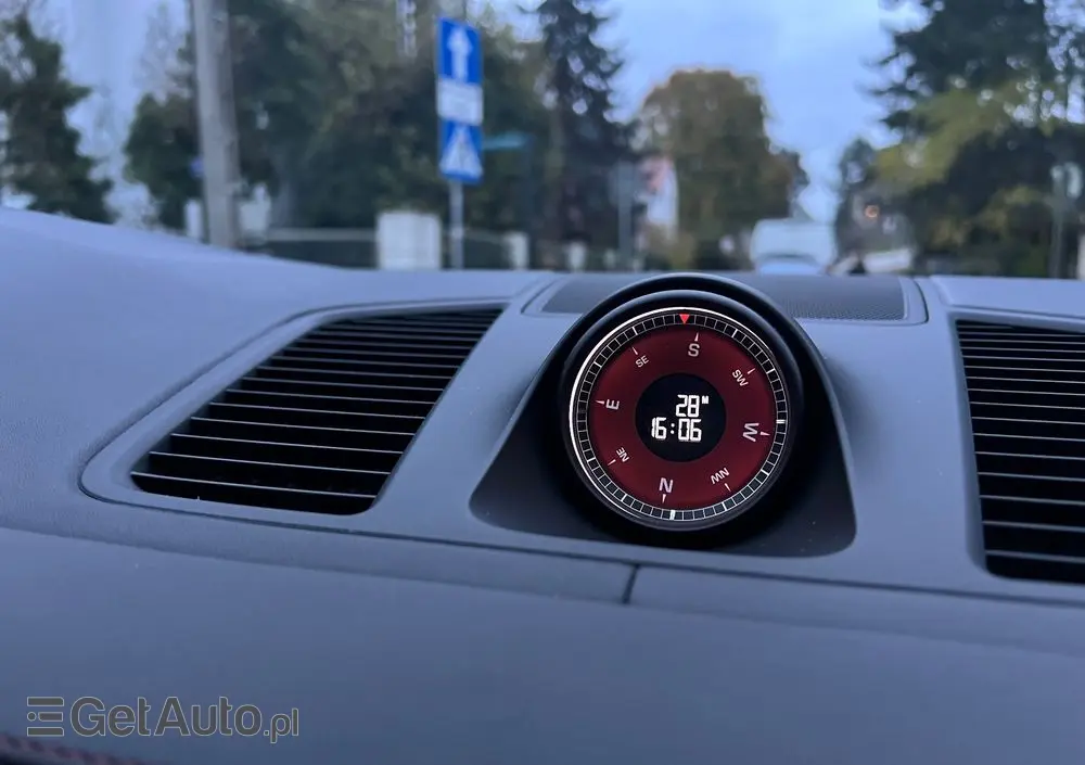 PORSCHE Cayenne Platinum Edition