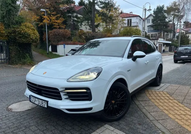 PORSCHE Cayenne Platinum Edition