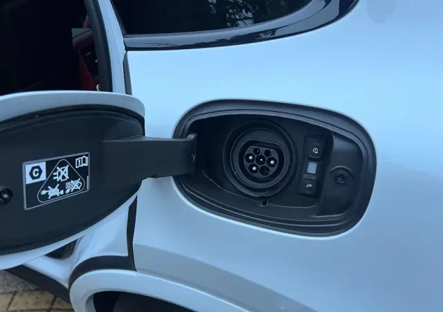 PORSCHE Cayenne Platinum Edition