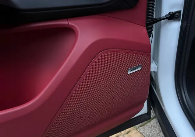 PORSCHE Cayenne Platinum Edition