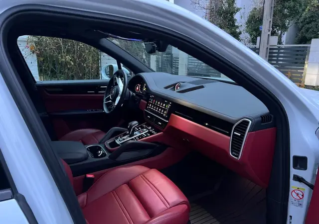 PORSCHE Cayenne Platinum Edition