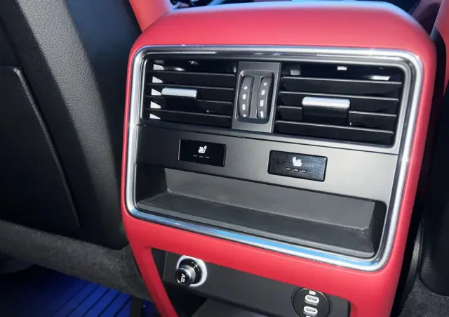 PORSCHE Cayenne Platinum Edition