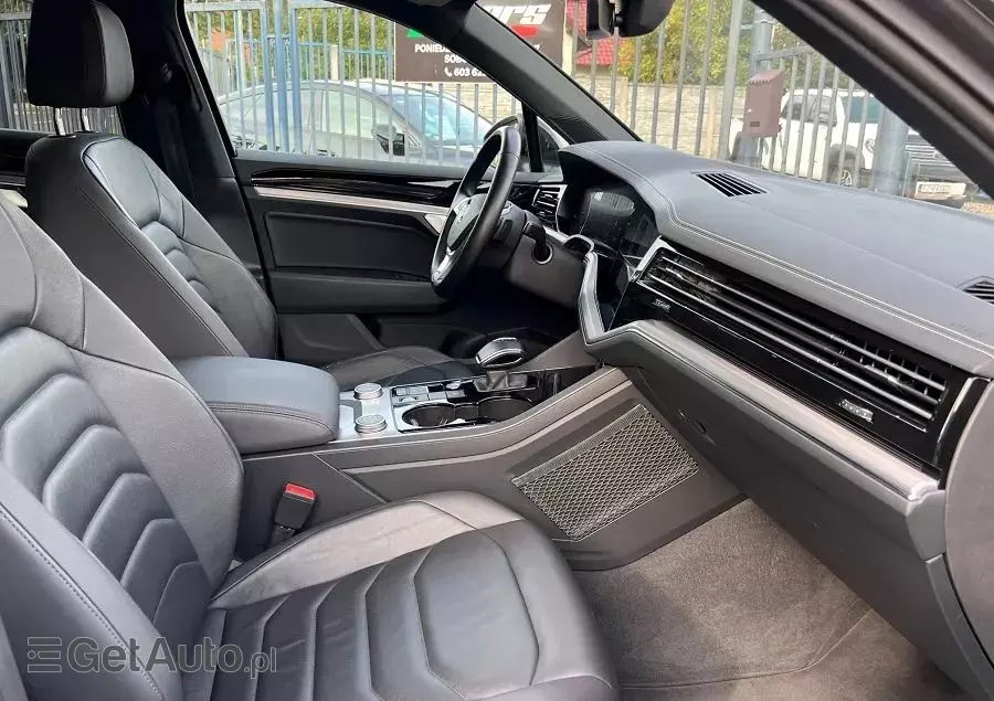 VOLKSWAGEN Touareg 3.0 V6 TDI 4Motion DPF Automatik R-Line