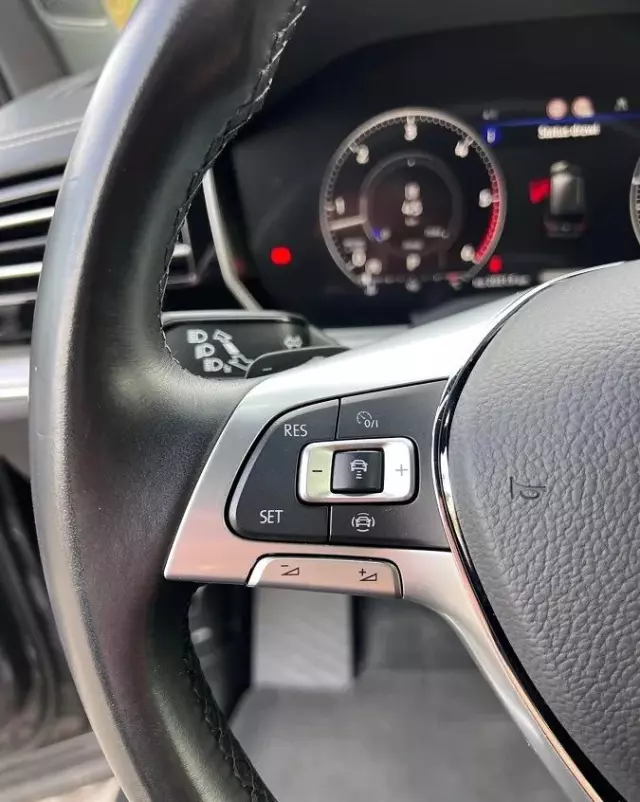 VOLKSWAGEN Touareg 3.0 V6 TDI 4Motion DPF Automatik R-Line