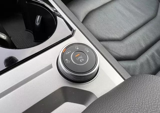 VOLKSWAGEN Touareg 3.0 V6 TDI 4Motion DPF Automatik R-Line