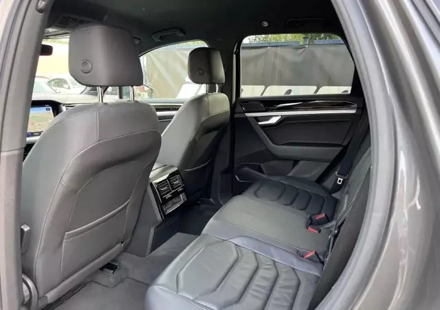 VOLKSWAGEN Touareg 3.0 V6 TDI 4Motion DPF Automatik R-Line