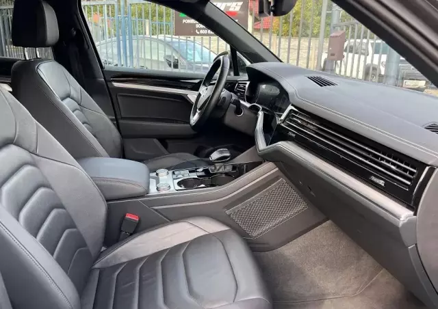 VOLKSWAGEN Touareg 3.0 V6 TDI 4Motion DPF Automatik R-Line