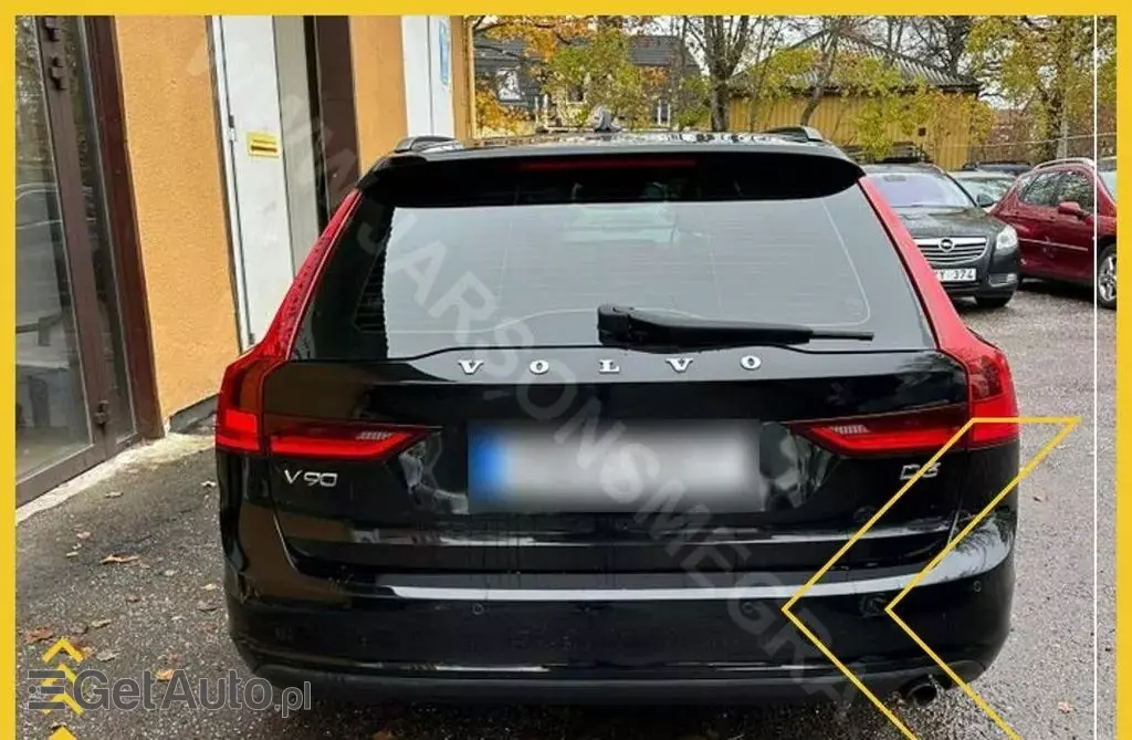 VOLVO V90 