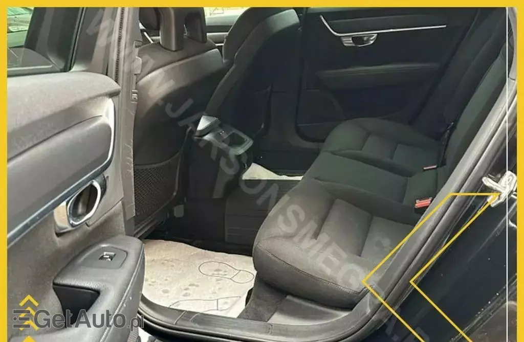 VOLVO V90 