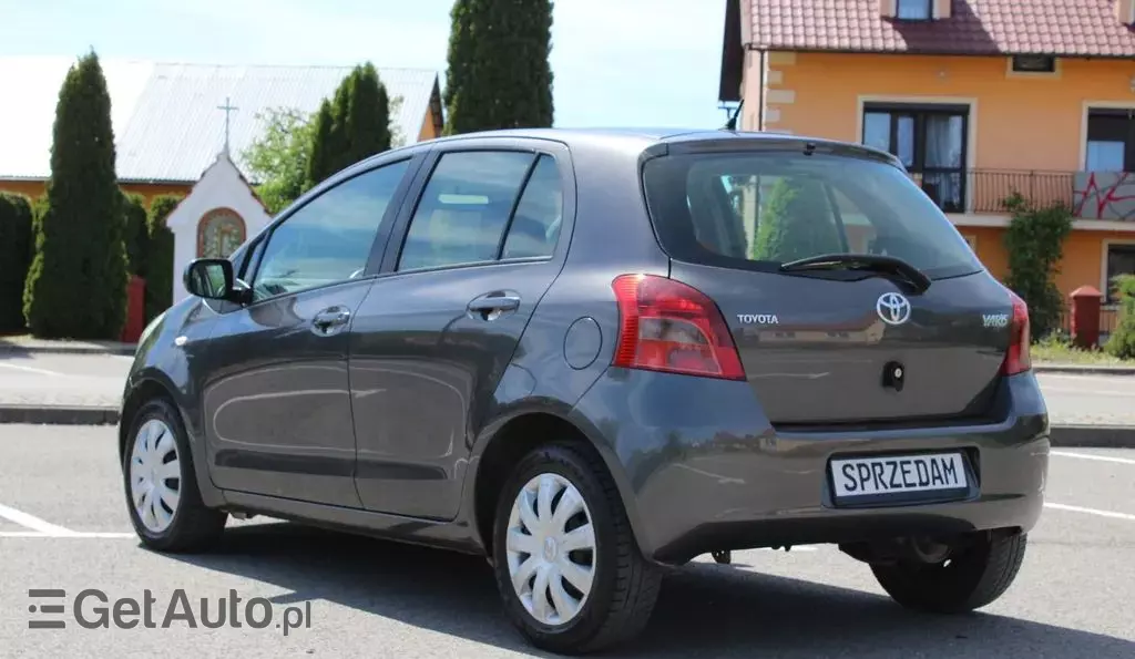 TOYOTA Yaris 