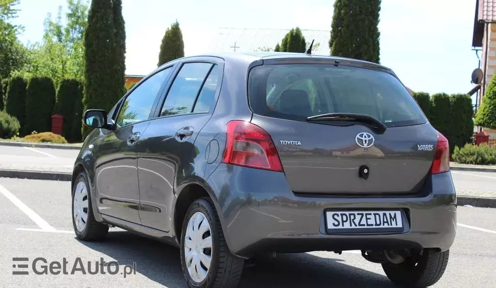 TOYOTA Yaris 