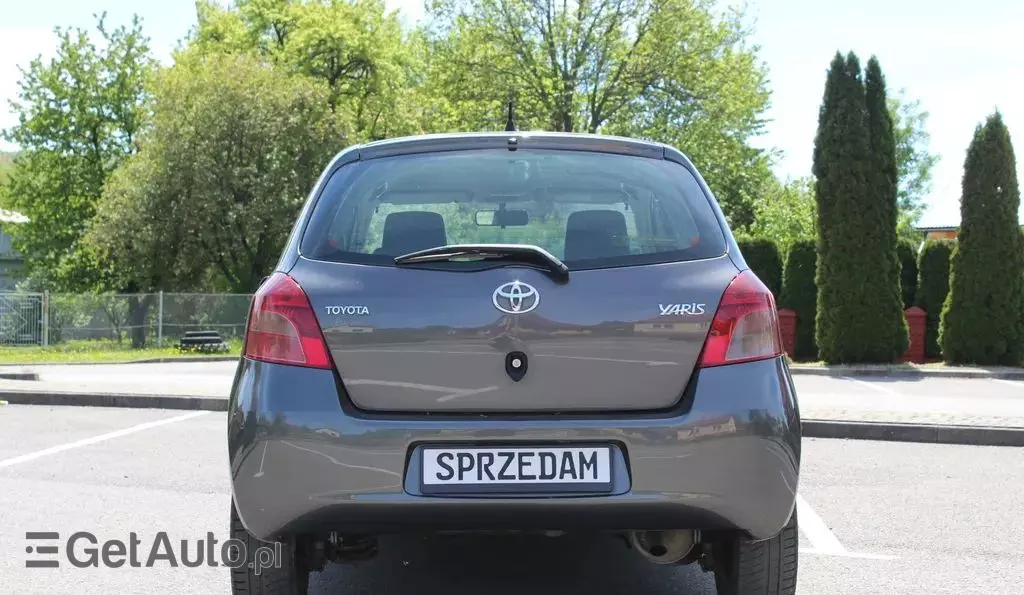 TOYOTA Yaris 