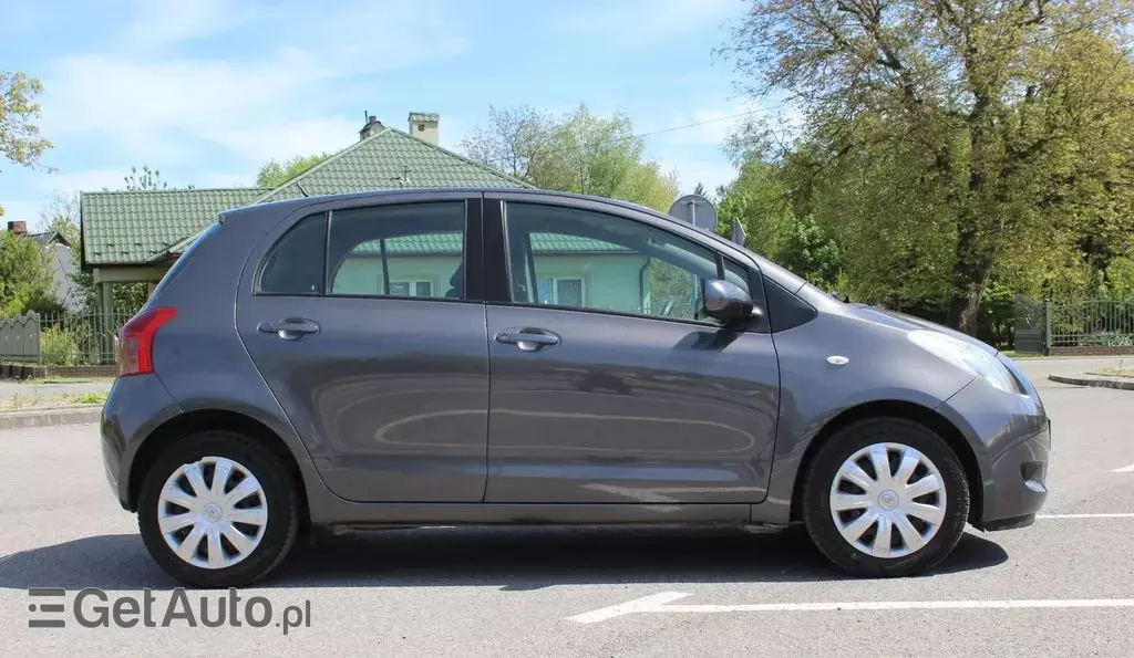 TOYOTA Yaris 