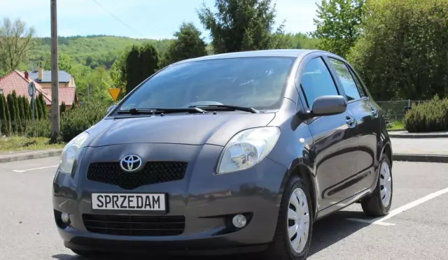 TOYOTA Yaris 