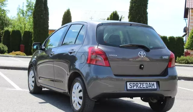 TOYOTA Yaris 