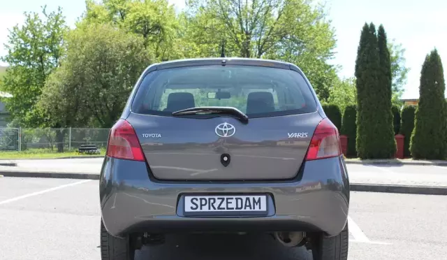 TOYOTA Yaris 