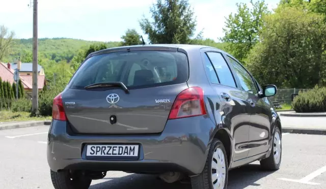 TOYOTA Yaris 