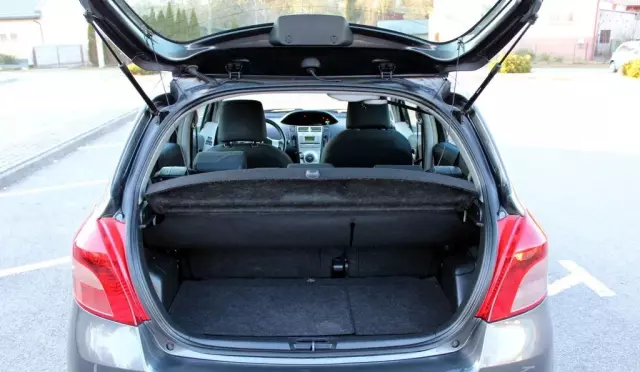 TOYOTA Yaris 