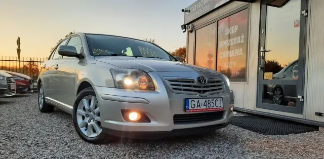 TOYOTA Avensis 