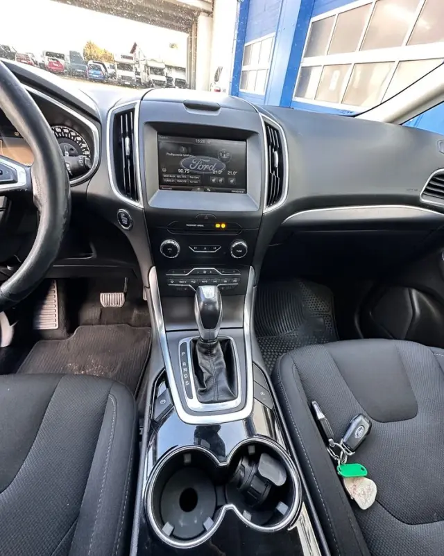 FORD S-Max 2.0 TDCi Bi-Turbo Titanium