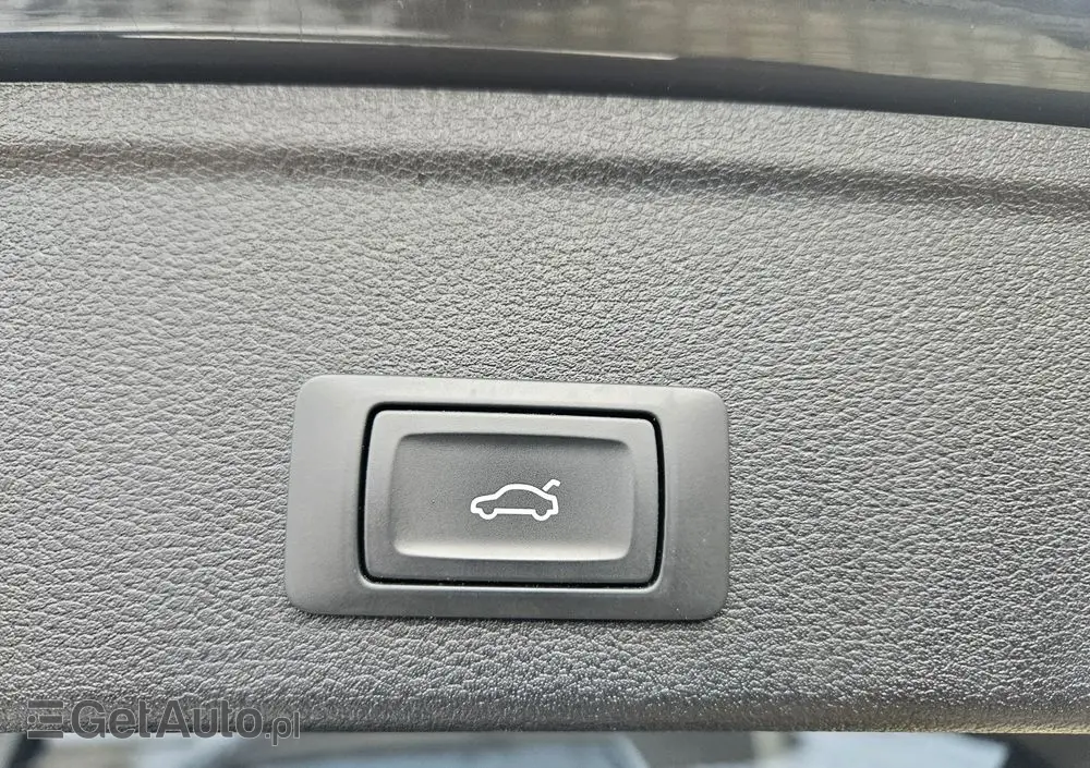 AUDI A4 Avant 40 TFSI S tronic