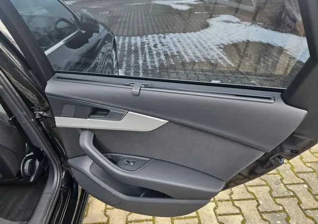 AUDI A4 Avant 40 TFSI S tronic